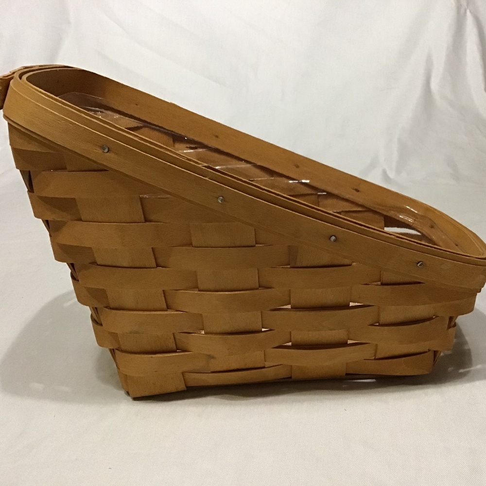 2002 Longaberger Small Vegetable Basket